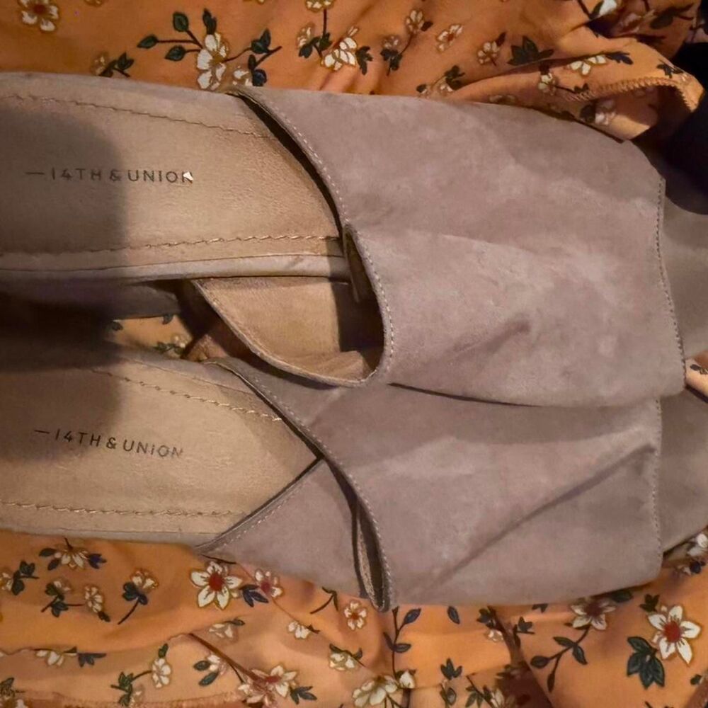 14th and union Women's Tan and Brown Mules